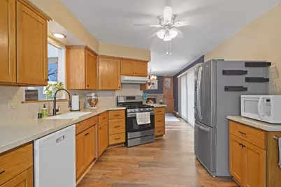 3326  Monarch Dr, Racine, WI 53406 - Photo 4