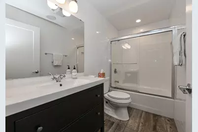 31  Abbey Villa Cir #D, Fontana, WI 53125 - Photo 24