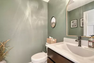 1721  Arthurs Pass, Oconomowoc, WI 53066 - Photo 16