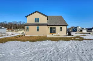 1721 Arthur's Pass, Oconomowoc, WI 53066 - Photo 38