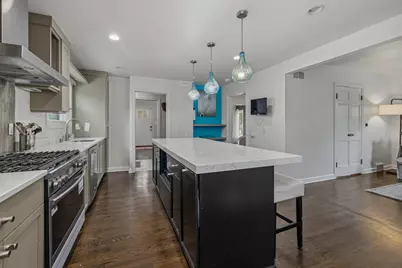 908 E Hampton Rd, Whitefish Bay, WI 53217 - Photo 8