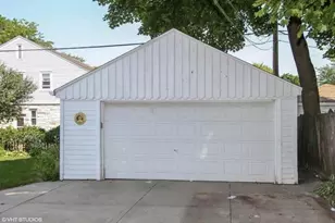 908 E Hampton Rd, Whitefish Bay, WI 53217 - Photo 20