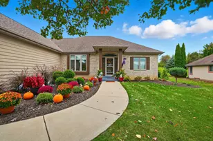 6748 S Yale Dr, Franklin, WI 53132 - Photo 2