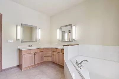 6748 S Yale Dr, Franklin, WI 53132 - Photo 38