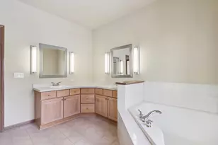 6748 S Yale Dr, Franklin, WI 53132 - Photo 38