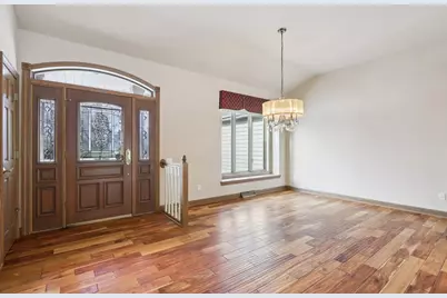 6748 S Yale Dr, Franklin, WI 53132 - Photo 2