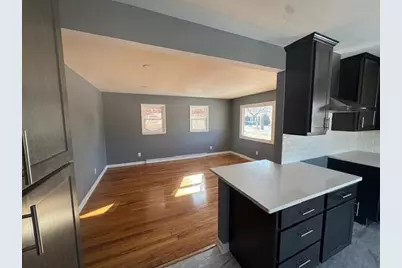 7720 W Bobolink Ave, Milwaukee, WI 53218 - Photo 8