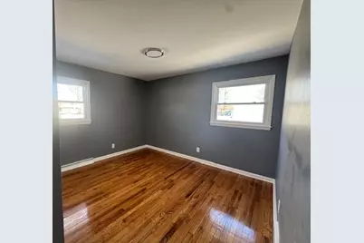 7720 W Bobolink Ave, Milwaukee, WI 53218 - Photo 16