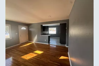 7720 W Bobolink Ave, Milwaukee, WI 53218 - Photo 12