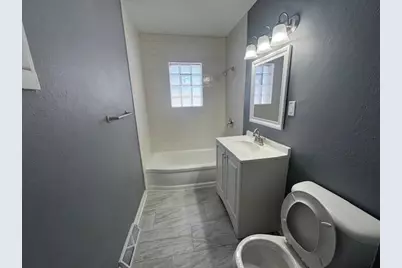 7720 W Bobolink Ave, Milwaukee, WI 53218 - Photo 26