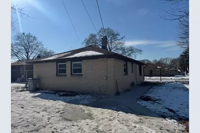 7720 W Bobolink Ave, Milwaukee, WI 53218 - Photo 32