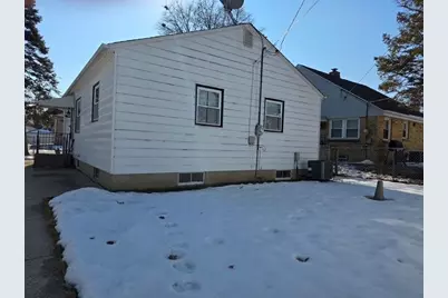 8220 W Keefe Ave, Milwaukee, WI 53222 - Photo 2