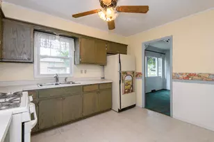 8220 W Keefe Ave, Milwaukee, WI 53222 - Photo 6