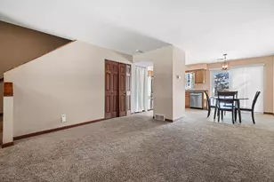 1523 Grandview Ct, Racine, WI 53139 - Photo 10