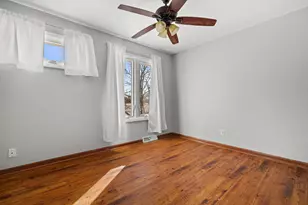 1523 Grandview Ct, Racine, WI 53139 - Photo 6