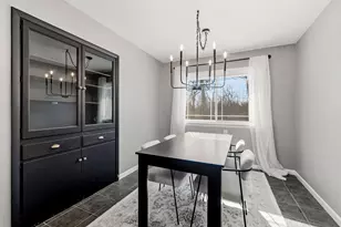 15613 W Riviera Dr, New Berlin, WI 53151 - Photo 4