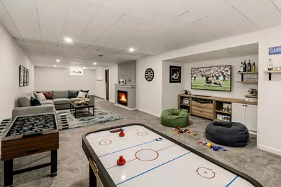 15613 W Riviera Dr, New Berlin, WI 53151 - Photo 14