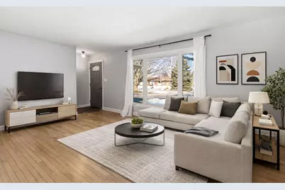 15613 W Riviera Dr, New Berlin, WI 53151 - Photo 2