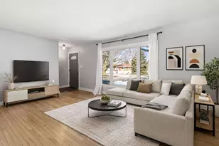 15613 W Riviera Dr, New Berlin, WI 53151 - Photo 2