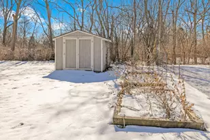 15613 W Riviera Dr, New Berlin, WI 53151 - Photo 20