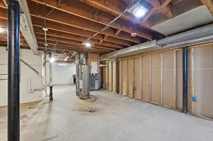 10532 W Birch Ave, Milwaukee, WI 53225 - Photo 14