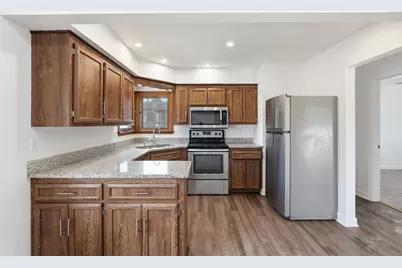 10532 W Birch Ave, Milwaukee, WI 53225 - Photo 6