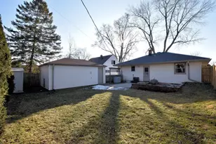 230 N 111th St, Wauwatosa, WI 53226 - Photo 32