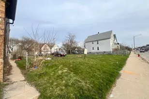 2750 N 35th St, Milwaukee, WI 53210 - Photo 4