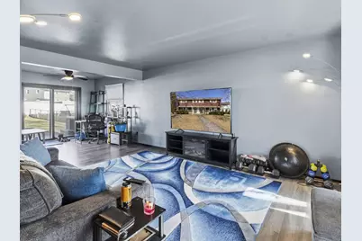 4436 S 90th St, Greenfield, WI 53228 - Photo 2