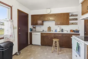 4436 S 90th St, Greenfield, WI 53228 - Photo 22