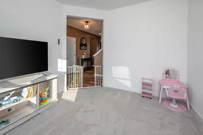 2014  Savannah Dr, Grafton, WI 53024 - Photo 6