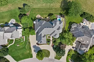 915 N Evergreen Circle, Hartland, WI 53029 - Photo 4