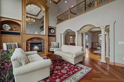 915 N Evergreen Cir, Hartland, WI 53029 - Photo 10