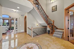 915 N Evergreen Circle, Hartland, WI 53029 - Photo 8