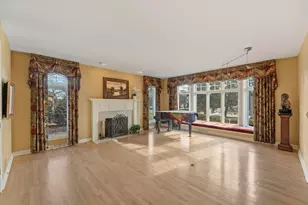 19930 Keswick Ct, Brookfield, WI 53045 - Photo 6