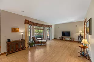 19930 Keswick Ct, Brookfield, WI 53045 - Photo 10