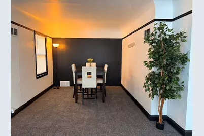 4235 W Fairmount Ave, Milwaukee, WI 53209 - Photo 4