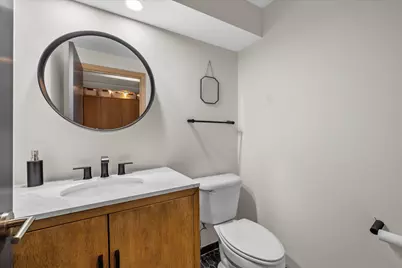 5423 N Santa Monica Blvd, Whitefish Bay, WI 53217 - Photo 34