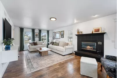 286  Julie Anna Ct, Belgium, WI 53004 - Photo 4