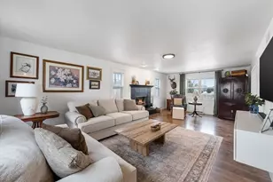 286 Julie Anna Ct, Belgium, WI 53004 - Photo 2