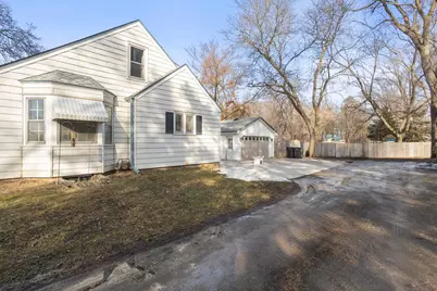 W229S8600  Big Bend Dr, Vernon, WI 53103 - Photo 2