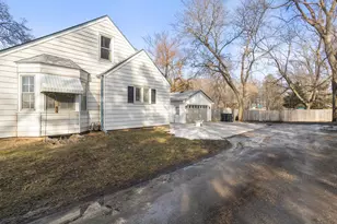 W229S8600 Big Bend Dr, Vernon, WI 53103 - Photo 2