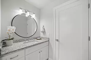 344 E Clarence St, Milwaukee, WI 53207 - Photo 22