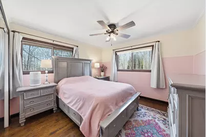 332  Glenview Ln, Grafton, WI 53024 - Photo 16