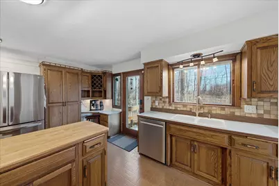 332  Glenview Ln, Grafton, WI 53024 - Photo 12