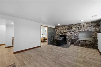 332  Glenview Ln, Grafton, WI 53024 - Photo 22