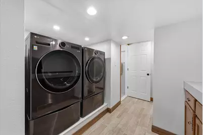 332  Glenview Ln, Grafton, WI 53024 - Photo 28