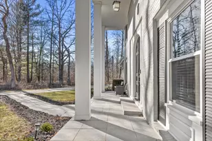 712 W Shady Ln, Mequon, WI 53097 - Photo 10