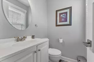 712 W Shady Ln, Mequon, WI 53097 - Photo 20