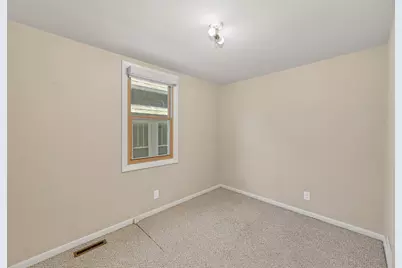 226 E Rosedale Ave, Milwaukee, WI 53207 - Photo 14